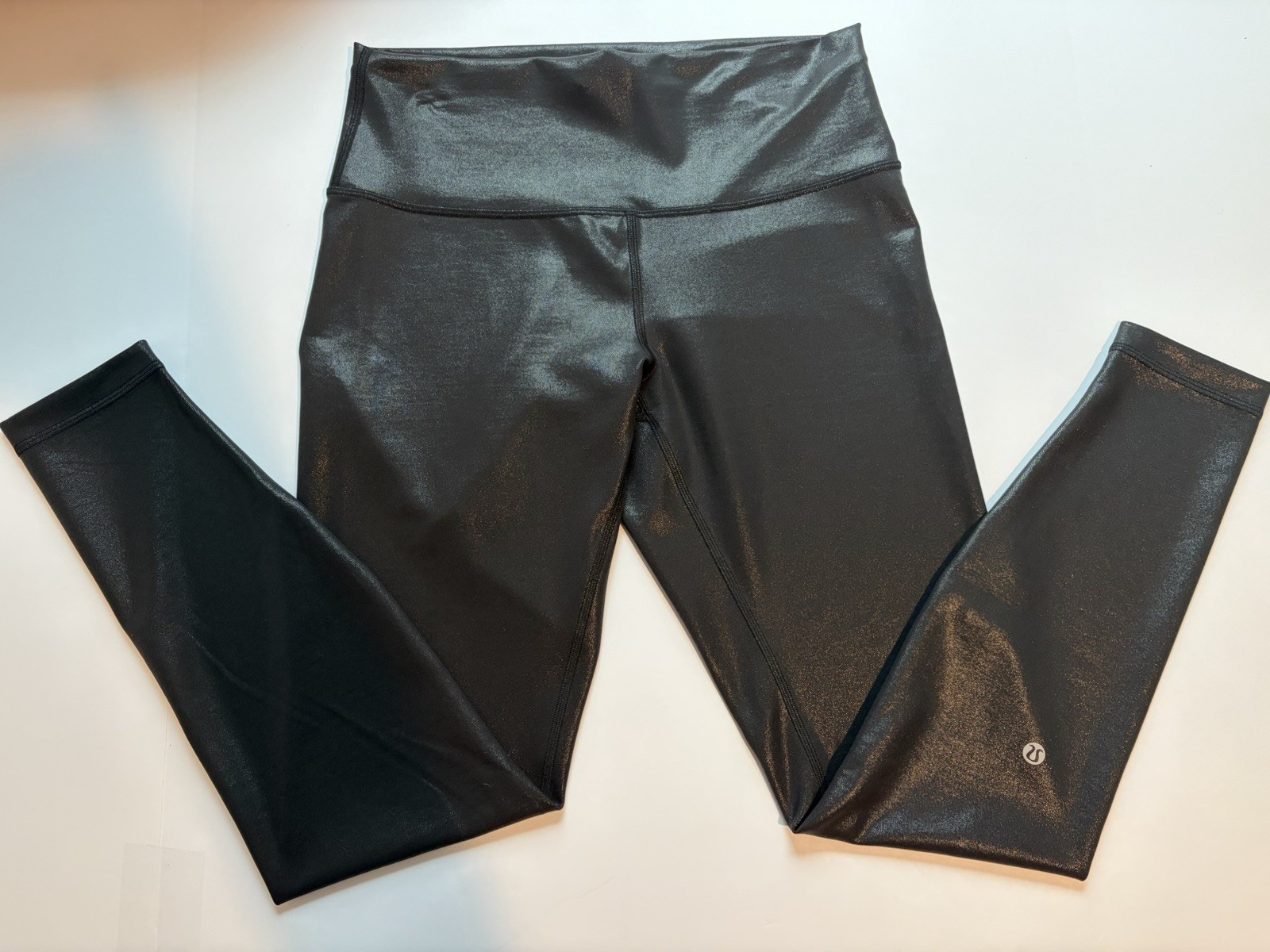 Lululemon Wunder Train HR Tight 28″ Foil Special Edition Women’s Size 10 LW5DPYS