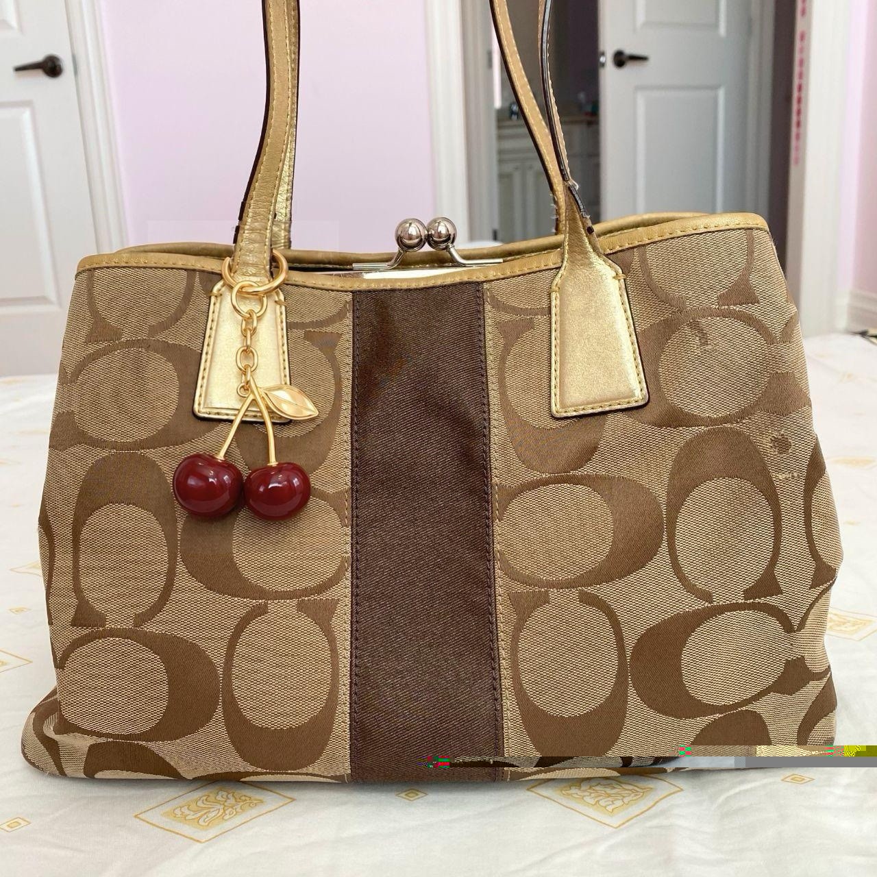 vintage brown and gold coach shoulder bag, style no. F13533