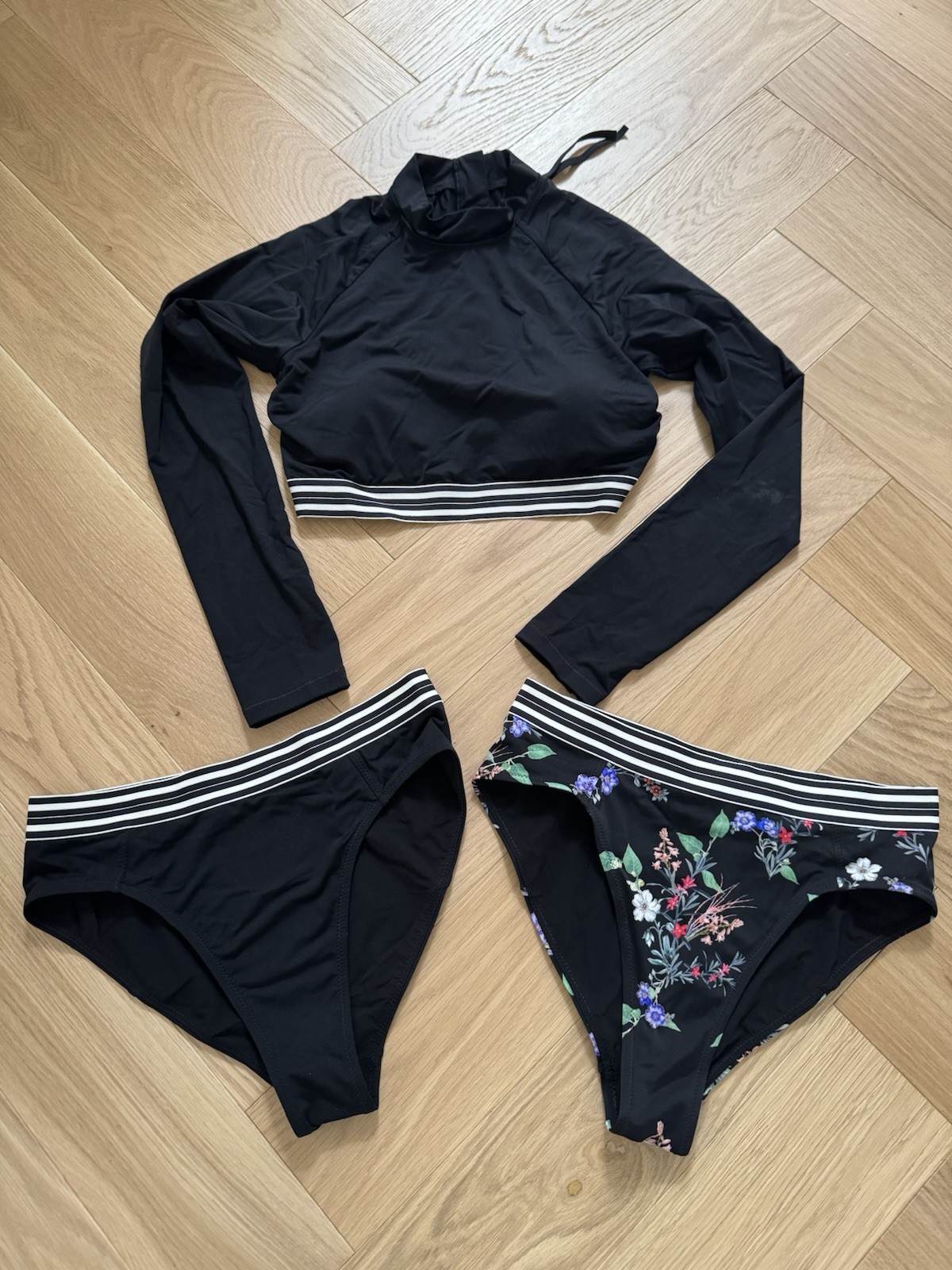Athleta 3 Piece Swimsuit Set Small Rash Guard Crop Top Reversible Floral Bottoms