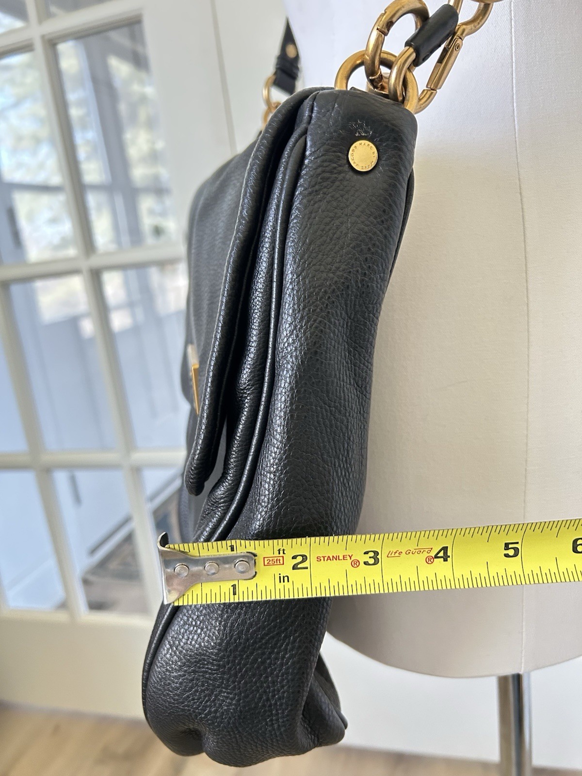 Marc by Marc Jacobs Black Medium Crossbody Bag Magnetic Flap Gold Hardware EUC