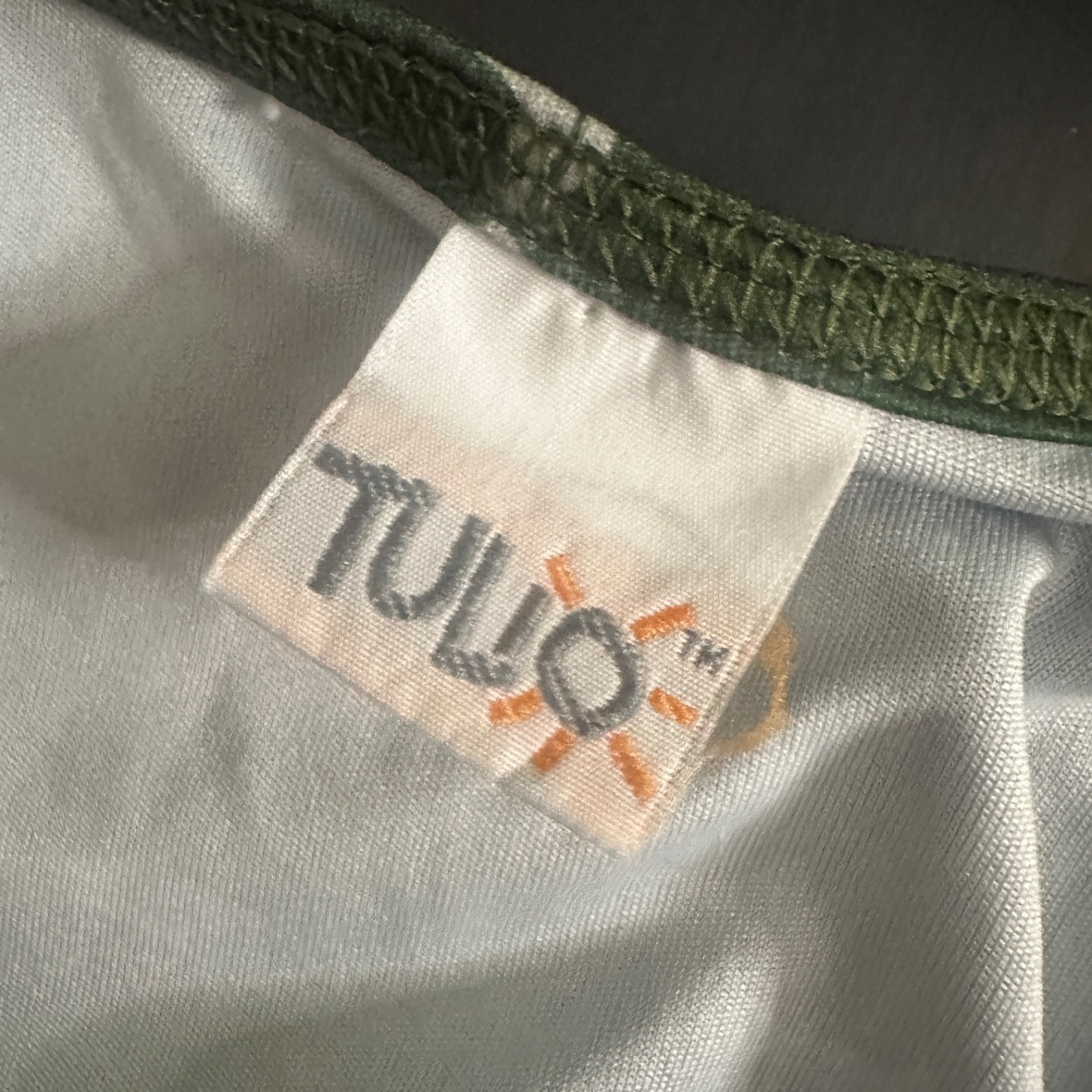 Tulio Tank Top Large Gently worn 100% polyamide 20.5″ armpit to armpit