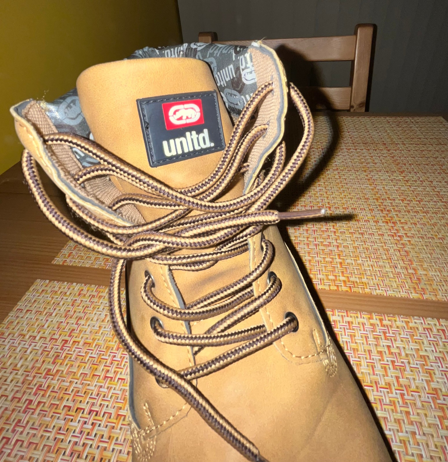 Ecko UNLTD Sz 8.5 Men’s Beige Classic Boots Trent -07M