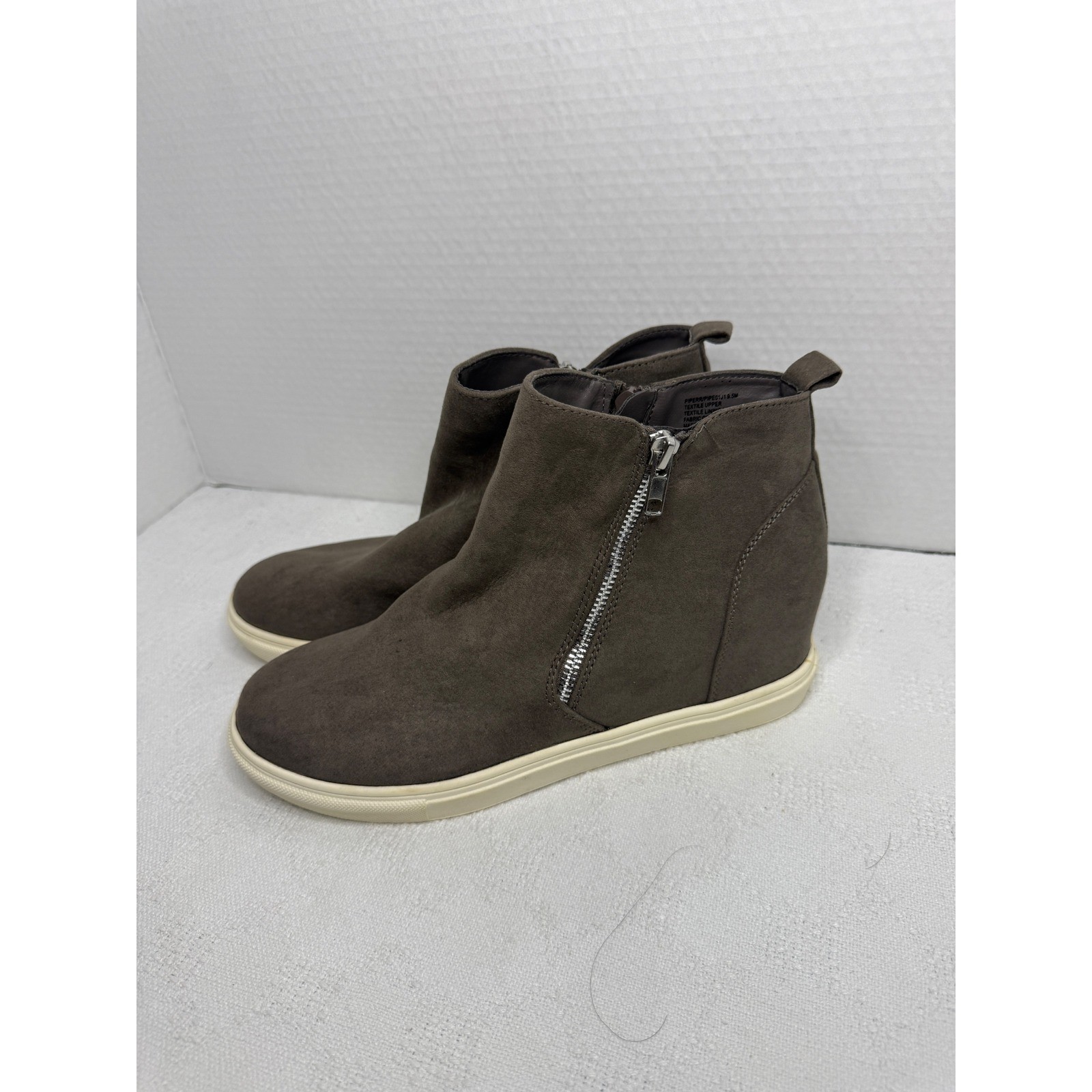 Madden Girl Piper Ankle Boots Wedge Heel Side Zip Taupe Suede Size 9.5