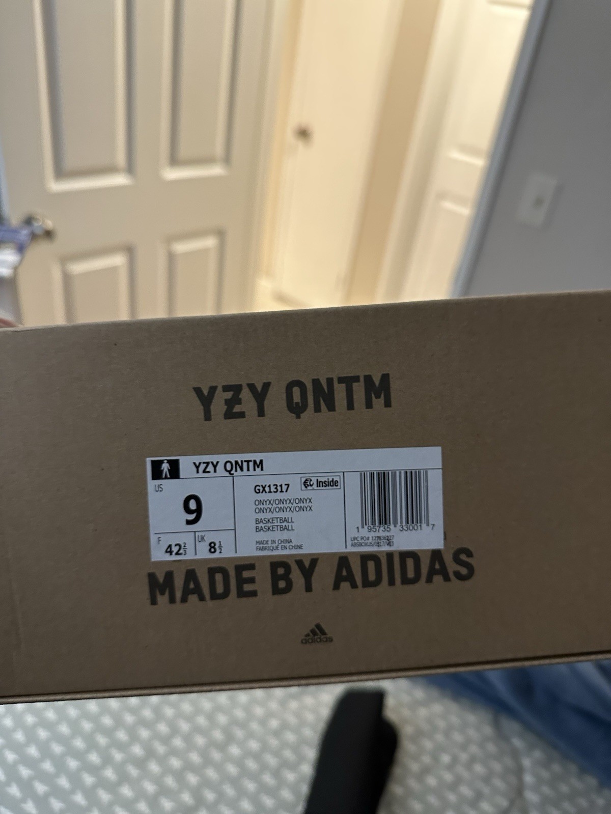 Size 9 – adidas Yeezy Quantum Onyx (ONE RIGHT SHOE ONLY)