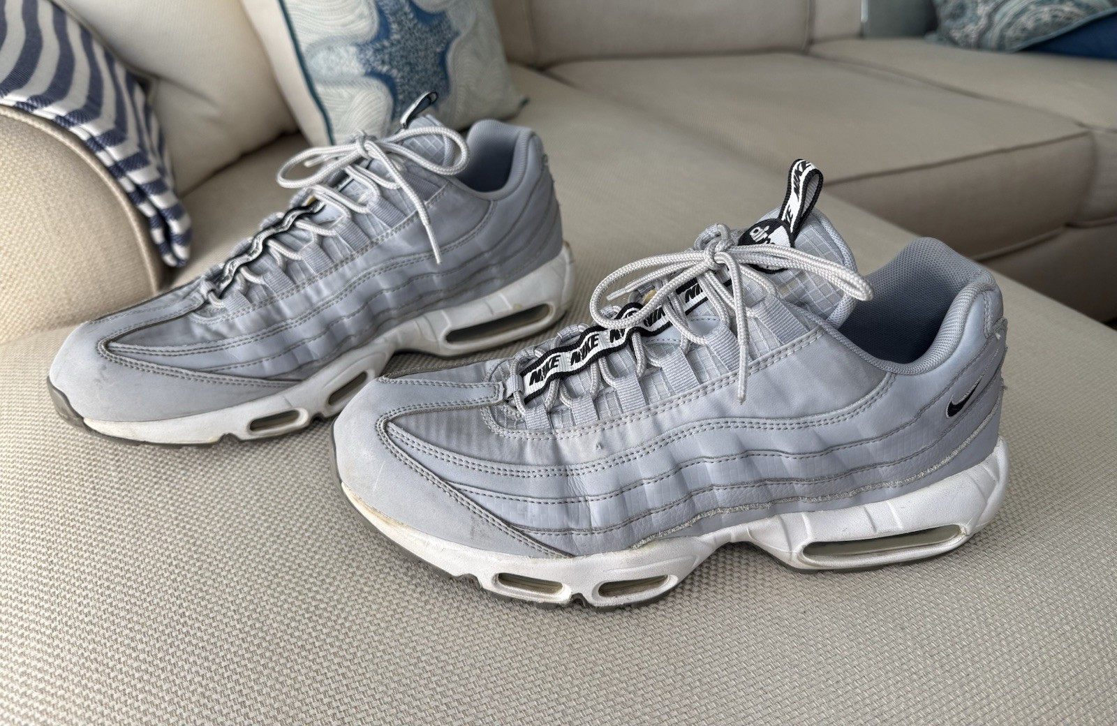Nike Air Max 95 SE Pull Tab Wolf Grey Men’s Size 11 Sneakers Shoes AQ4129-001
