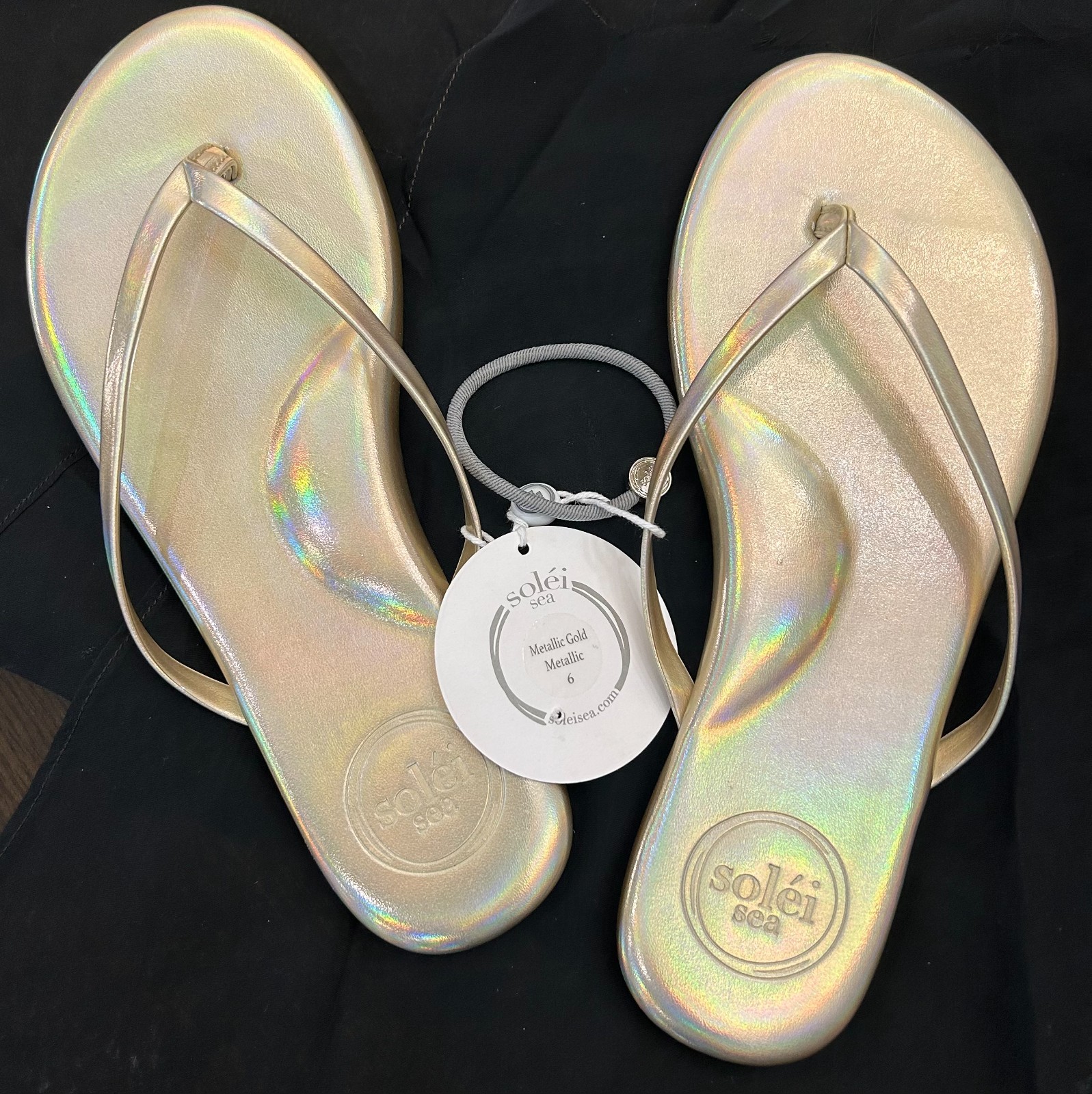 Brand New Solei Sea Flip Flop Sandals Metallic Gold Size 6 100% Vegan “Leather”