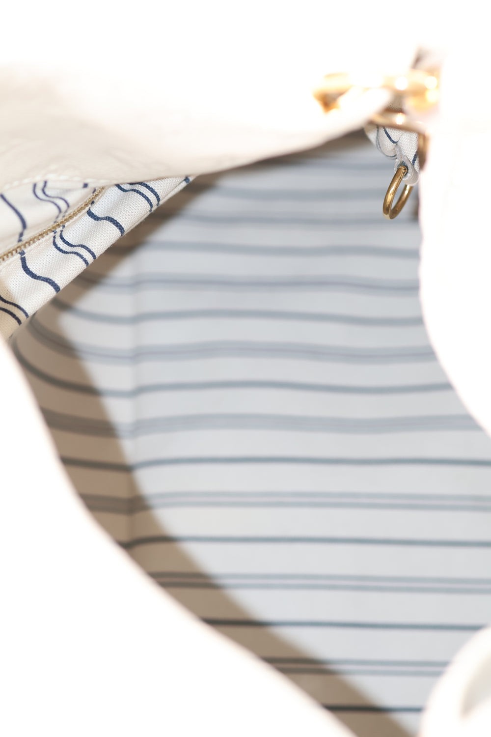 LOUIS VUITTON Artsy MM Monogram Empreinte Cream White