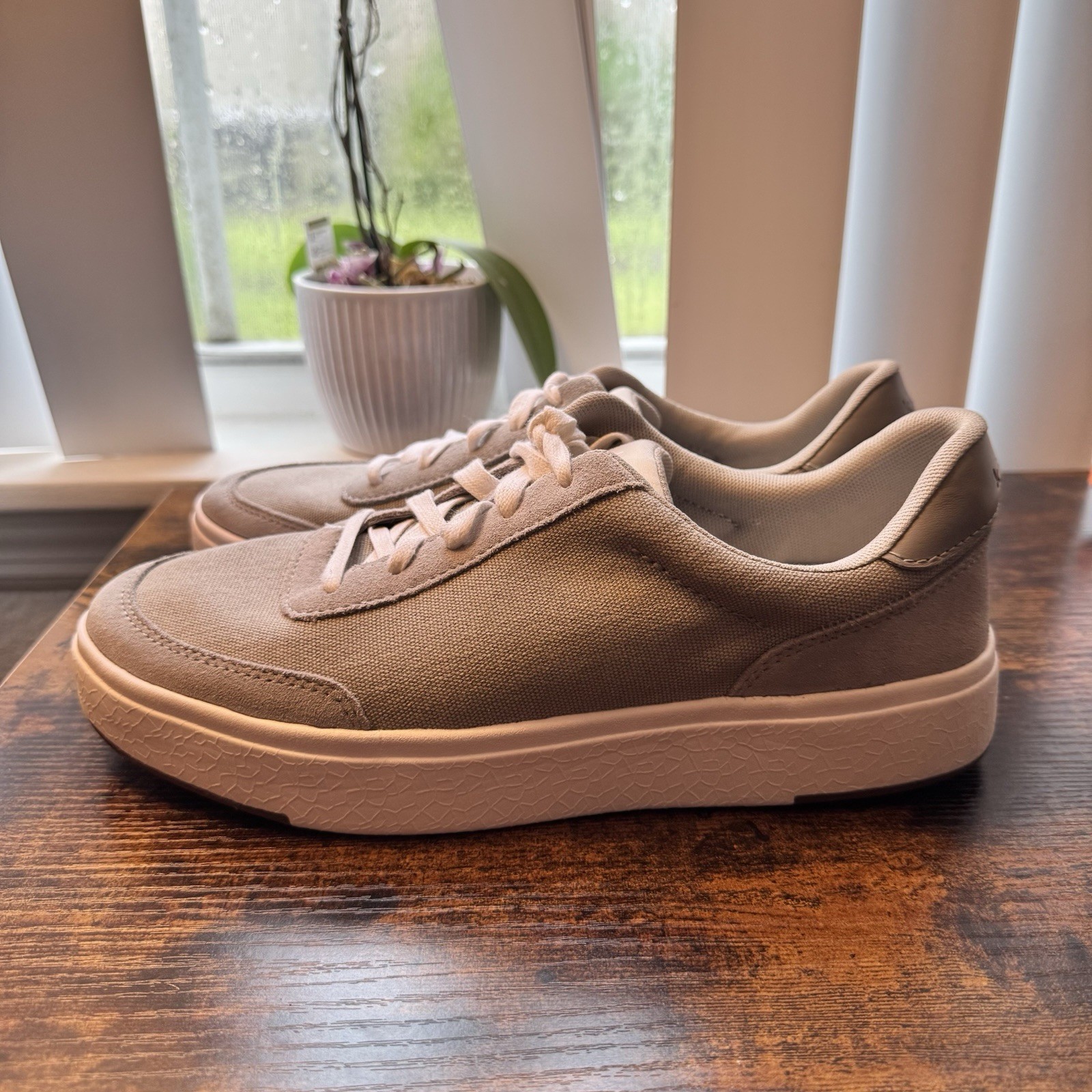 Kizik Prague Breathable Canvas Suede Slip-On Sneakers Size 8.5 Men/10 Women New