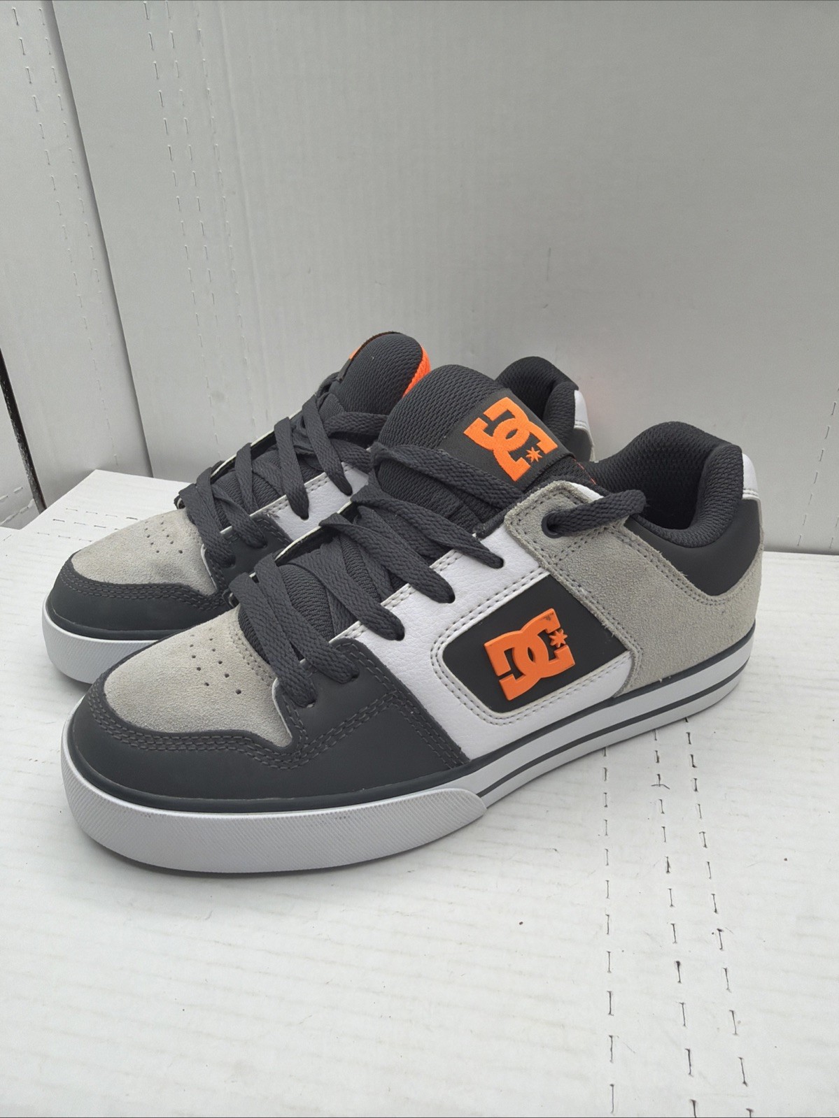 NWOT DC Pure Skate Shoes – Dark Grey/Orange Men’s Size 8