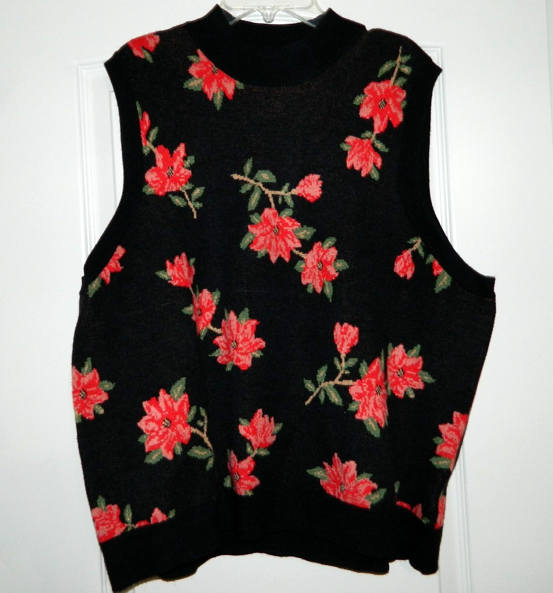 Women’s Draper James Black w/Red Flowers Sleeveless Sweater Size 1X