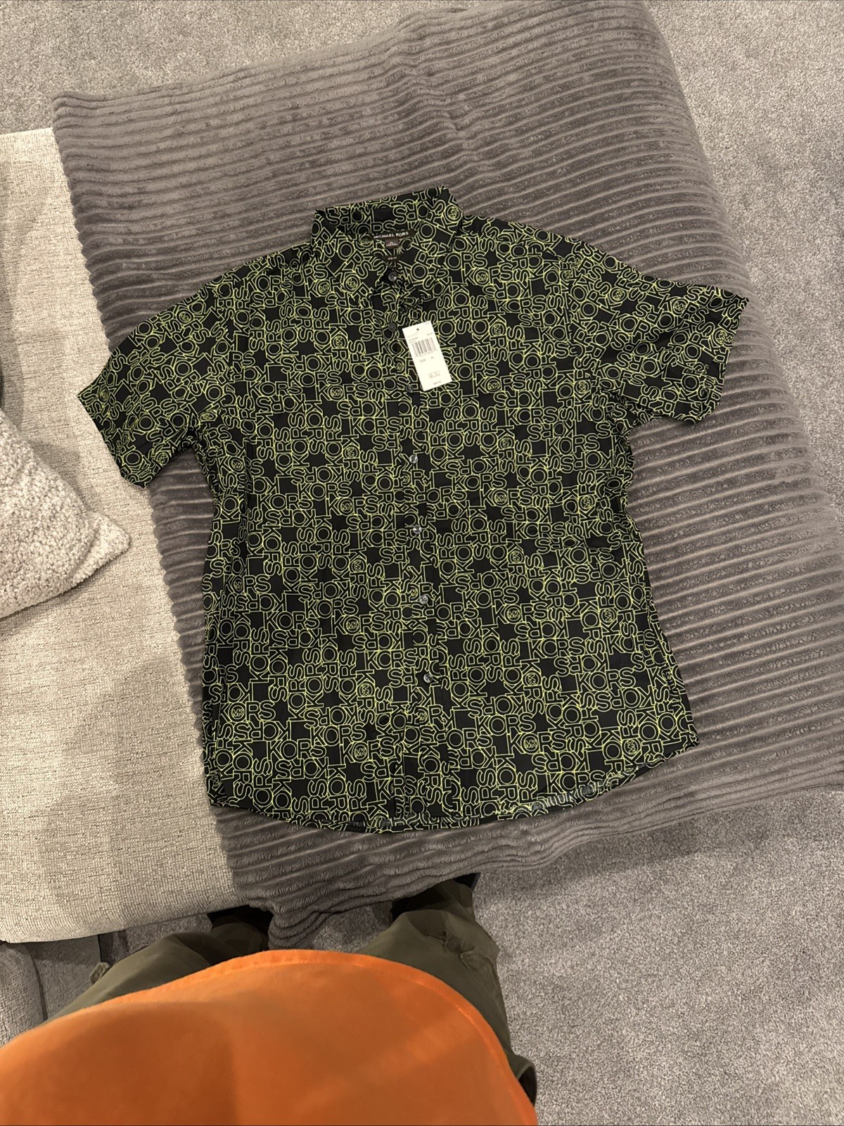 Michael Kors Slim Fit Men L Green/Black KORS Logo Short Sleeve Shirt MSRP $89