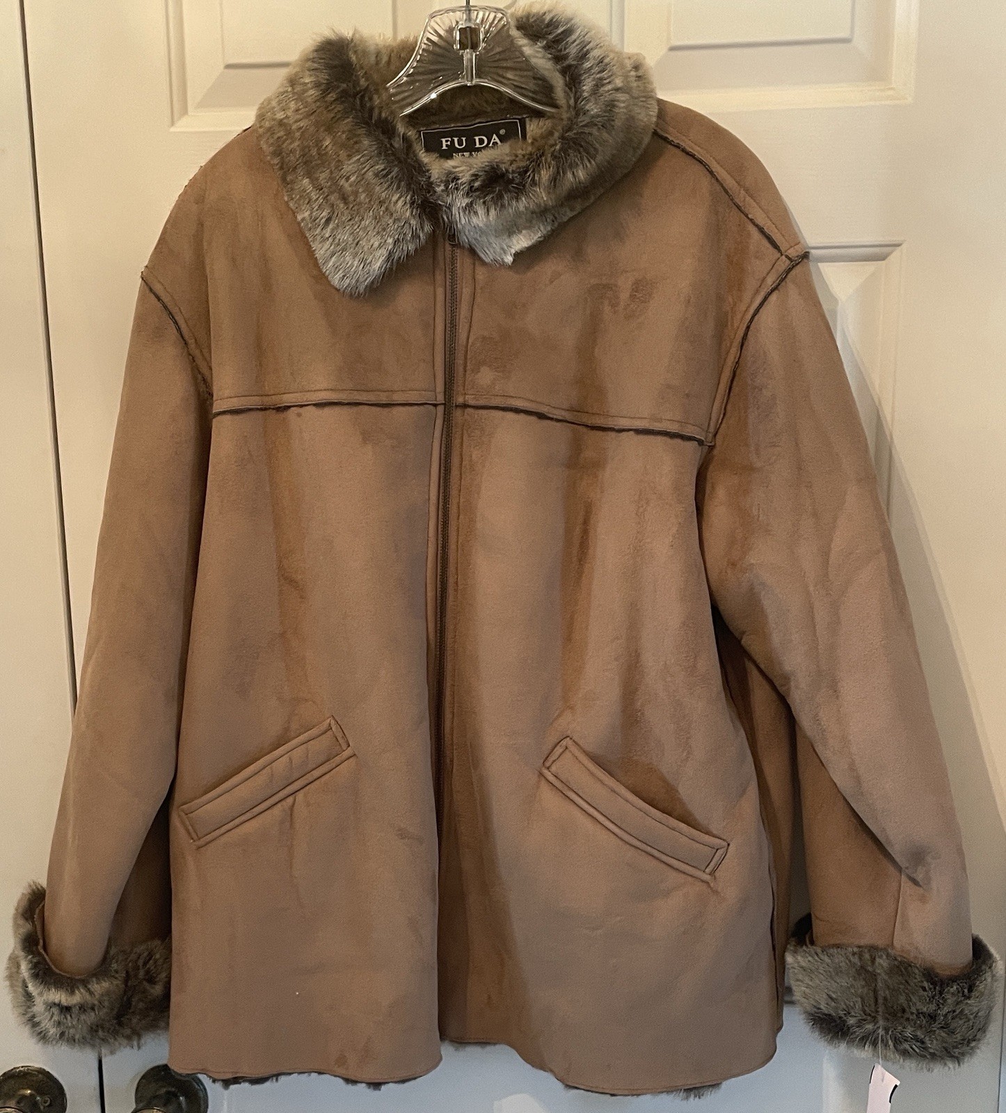 NWT -FUDA New York – Large -Faux fur/ Faux leather jacket- Unisex- Reversible