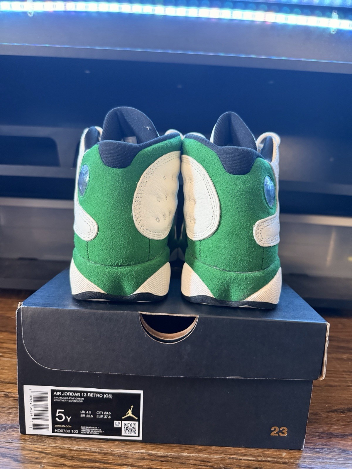 Jordan Air Jordan 13 Retro (GS) White/Green Leather Basketball Sneaker 5Y