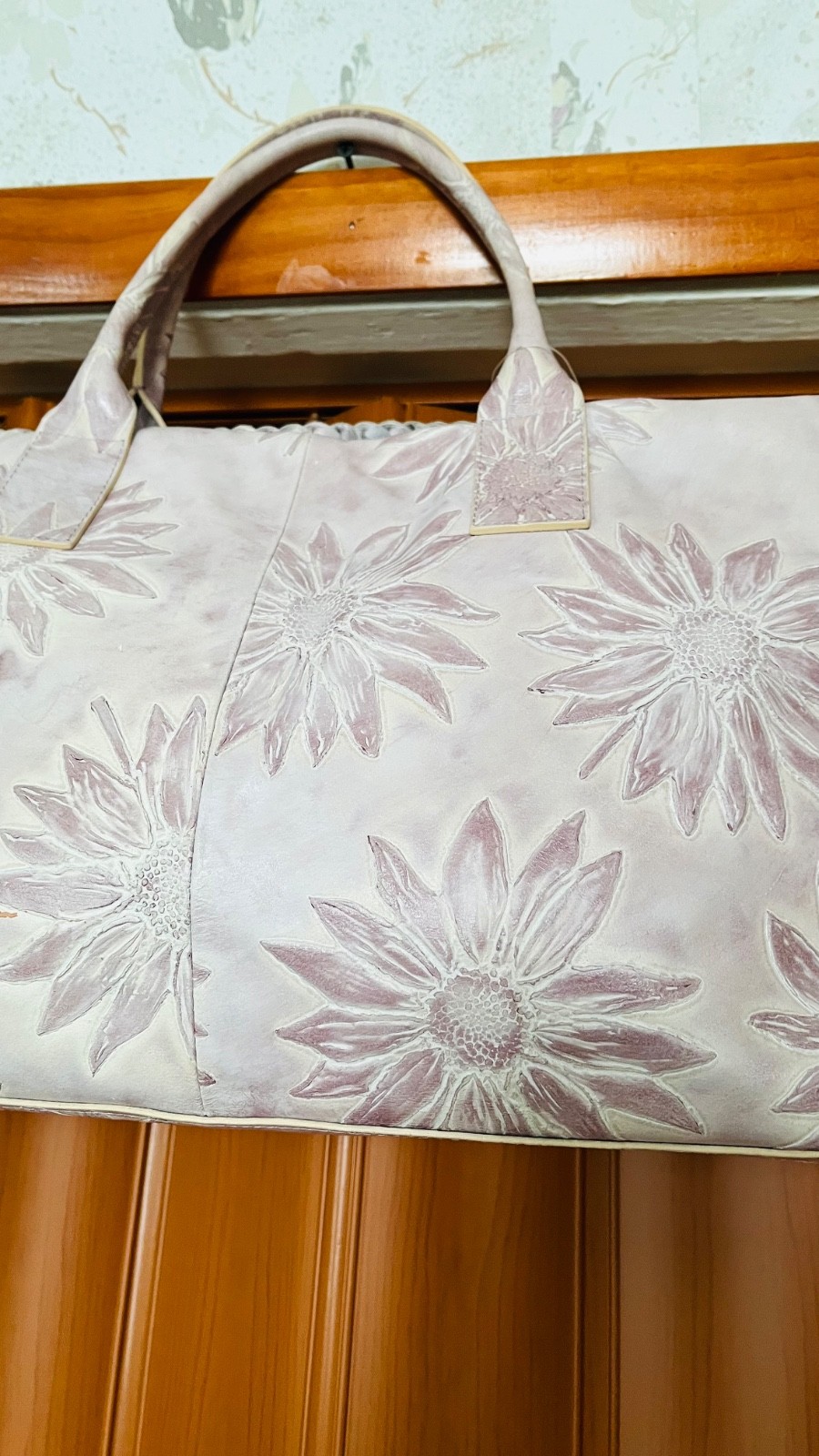 New Falor Italy Leather Tote Bag,Lavender Purple Floral Embossed Sunflower, NWT.