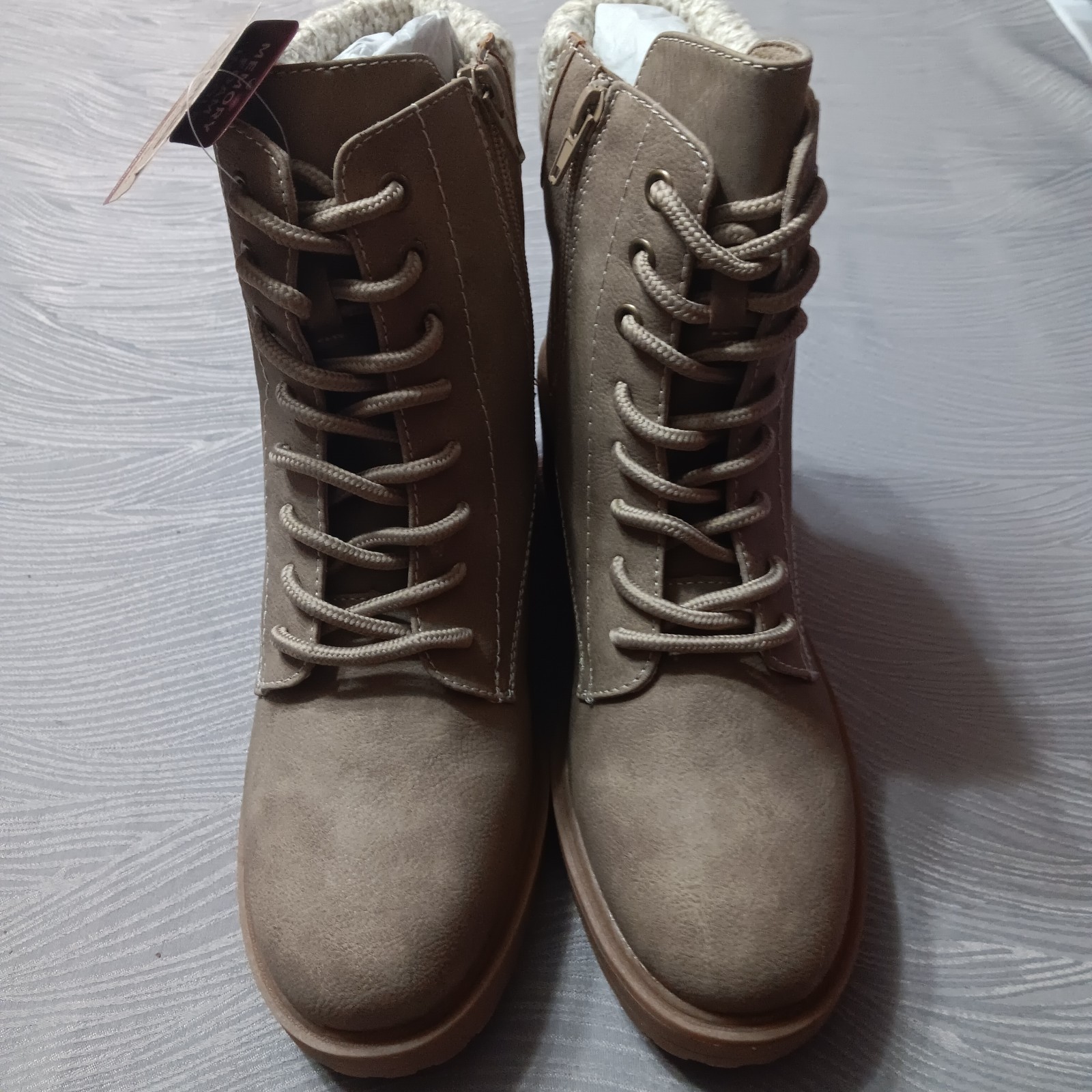 Muklaks Women’s Size 9 Snow Boot Sturdy and Slip Resistant Brand New