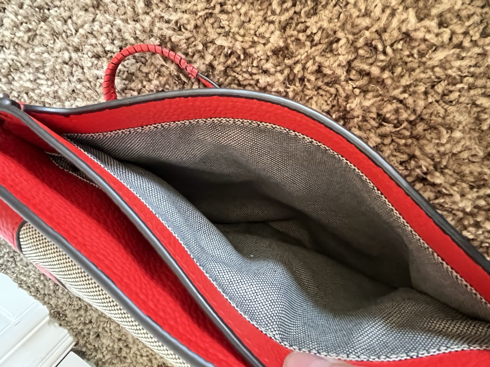 Vince Camuto Red Pebbled Crossbody Bag Medium Magnetic Flap Zip Detachable