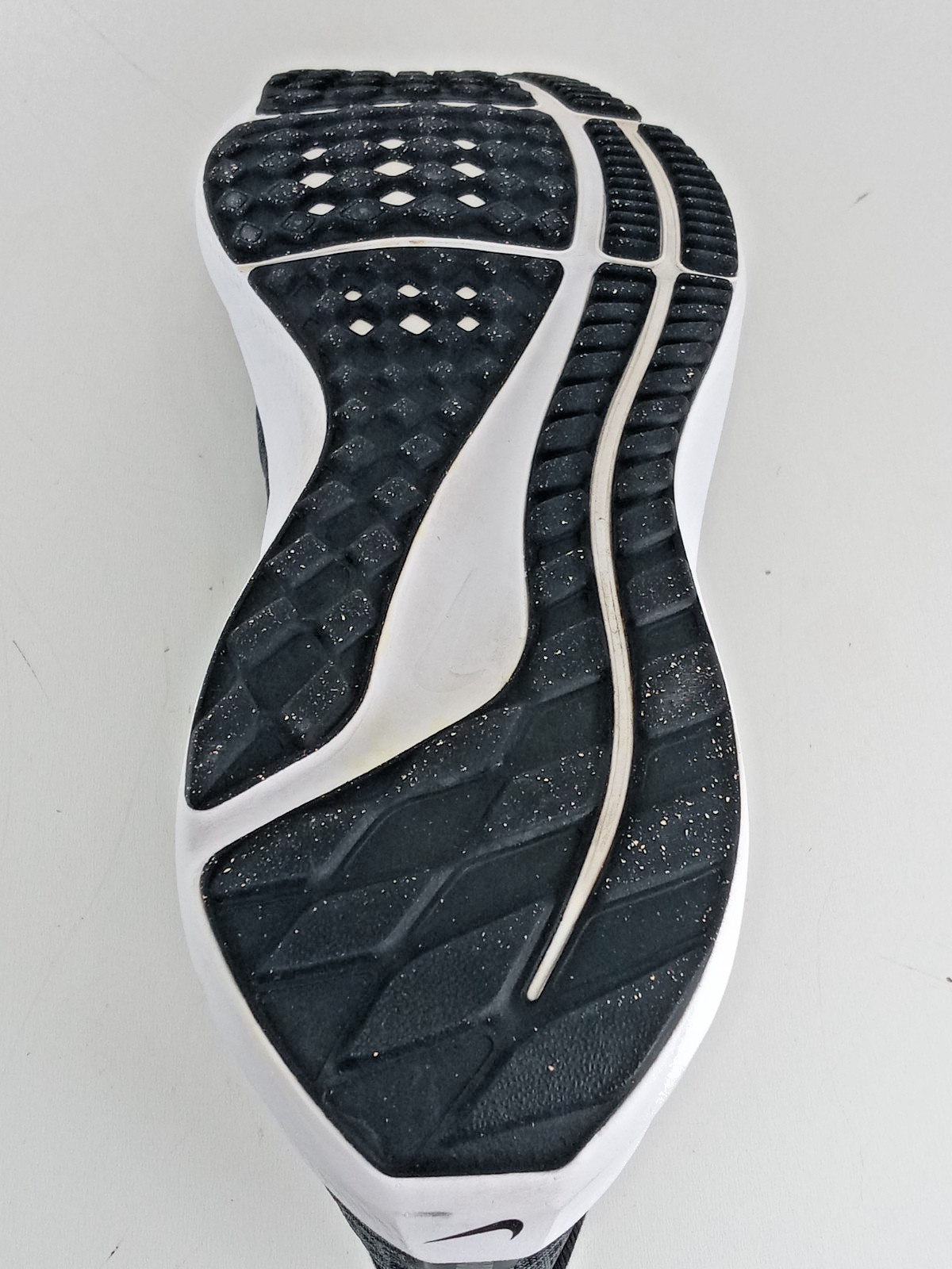 Nike Air Zoom Pegasus 39 Men Black White Running Shoe Sneaker DH4071-001 Sz 10.5