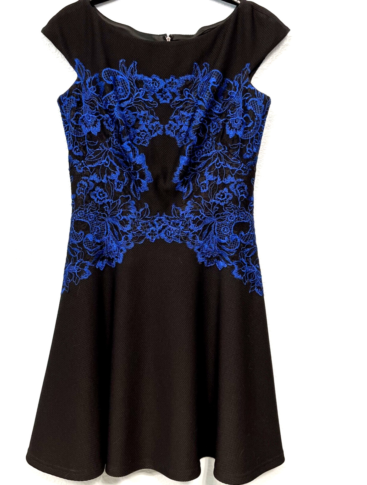 Tadashi Shoji Black Blue Floral Embroidered Lace Neoprene Fit Flare Dress Sz M