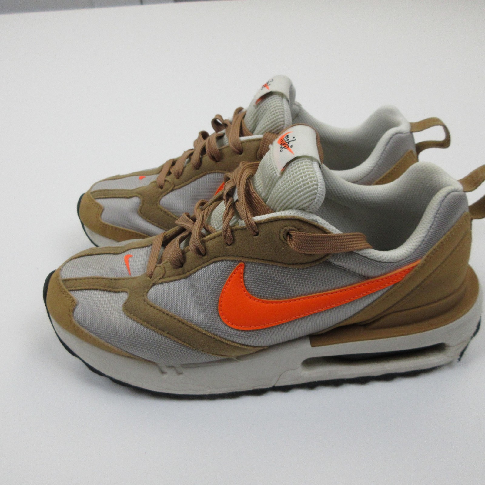 Nike Air Max Dawn Shoes Mens Size 9 Tan Gray Orange Running Sneakers DM0013-700