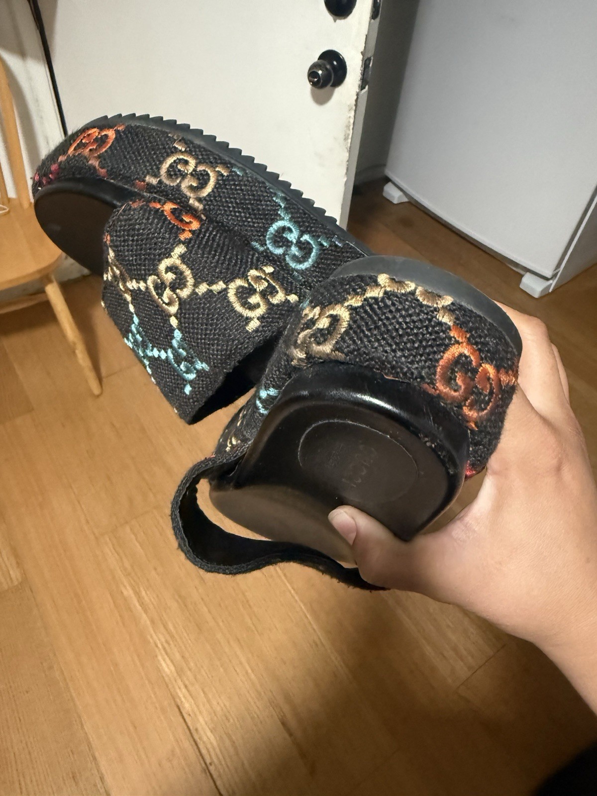 Gucci Women’s GG Logo Slide Sandals Black/Multicolor Rubber Slip-On US 10