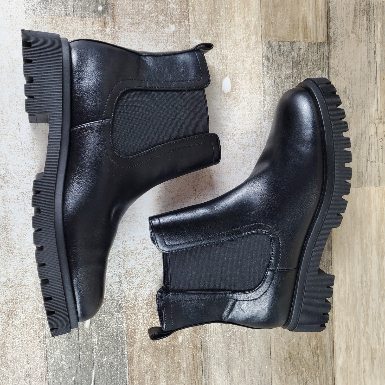 Old Navy Womens Chelsea Boots Sz 9 Black Leather Elastic Gore Slip On Mid Top