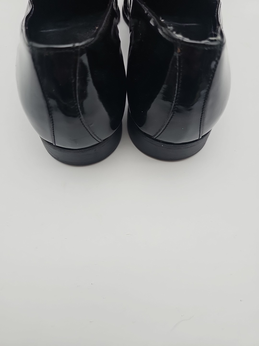 Pre-owned excellent. Made in Italy. Formal bow. 11