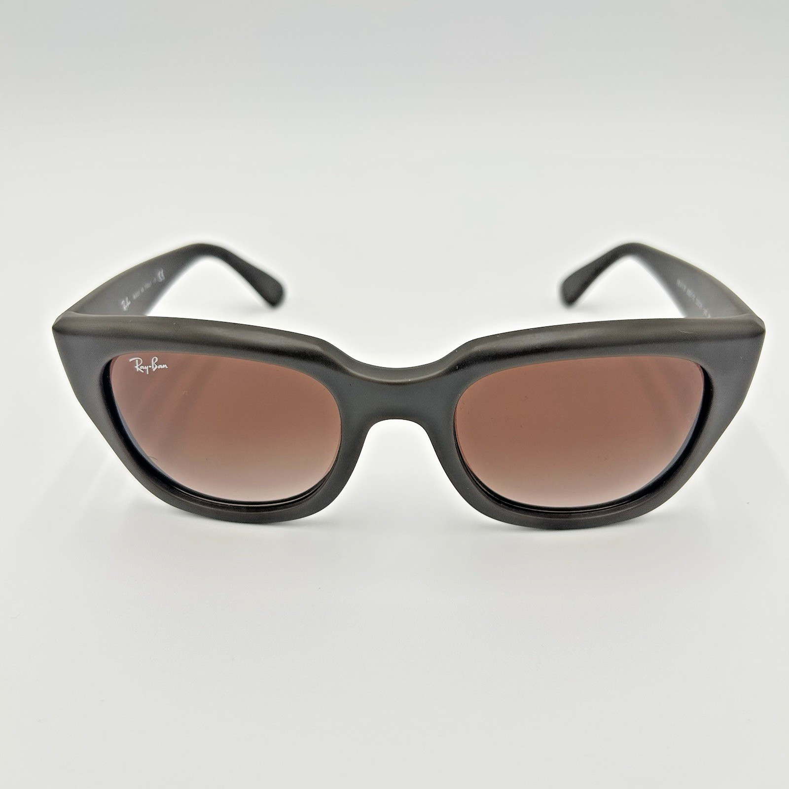 Ray-Ban RB4178 890/13 Sunglasses Matte Rubber Black Brown Gradient 52 21 140