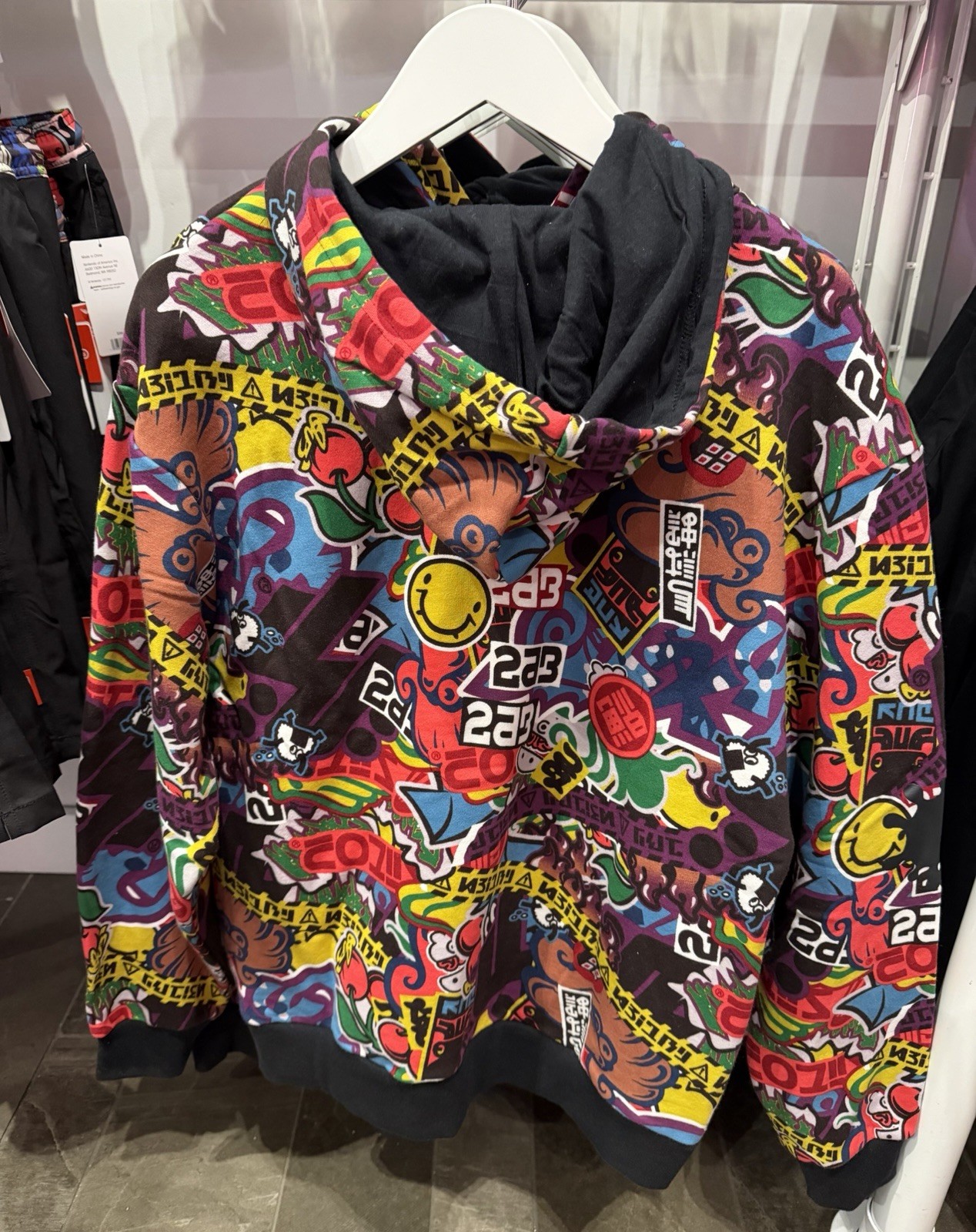 Nintendo New York Exclusive Splatoon Crossing Graffiti Hoodie NWT Paint Splat