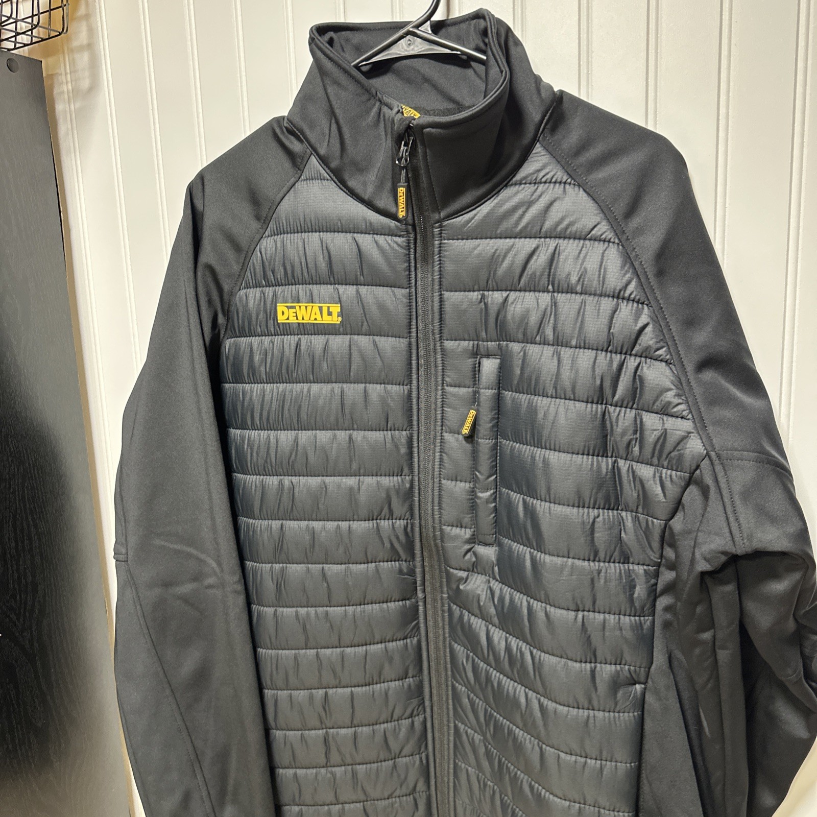 Dewalt Hybrid Insulated Jacket Men’s Size Large DXWW50003