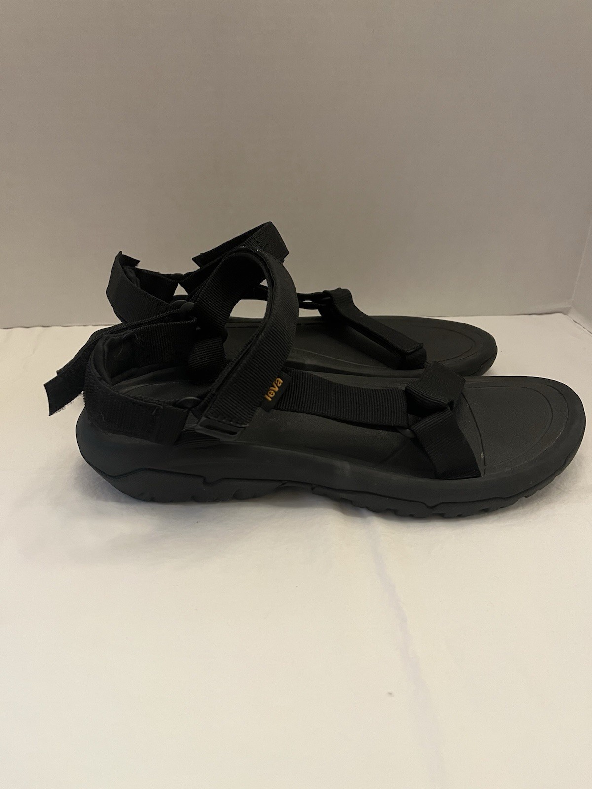 Teva Hurricane XLT2 Black Sandals Men’s 9 Women’s 11