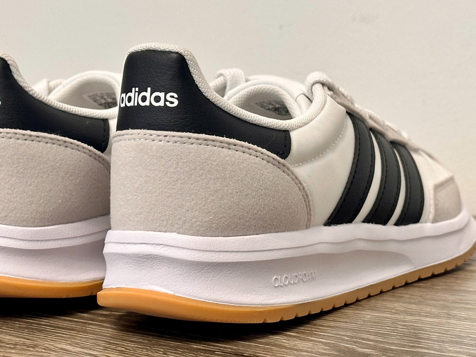Adidas Run 70s 2.0 – White Black Grey 5.5Y / 6.5W New JI2266