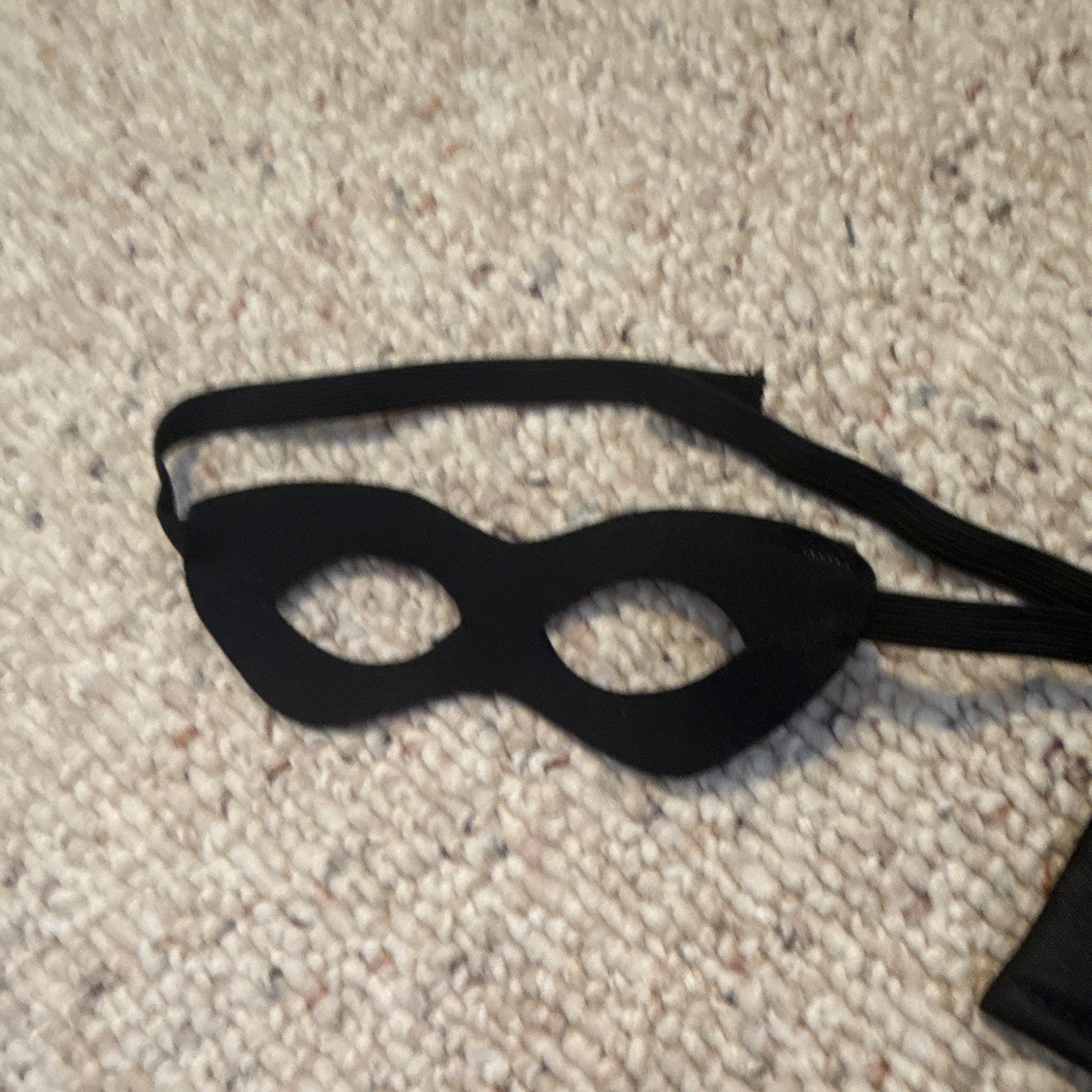 Incredibles 2 Violet Costume Size Small 4-6 Years Old. Includes Mask & Gloves