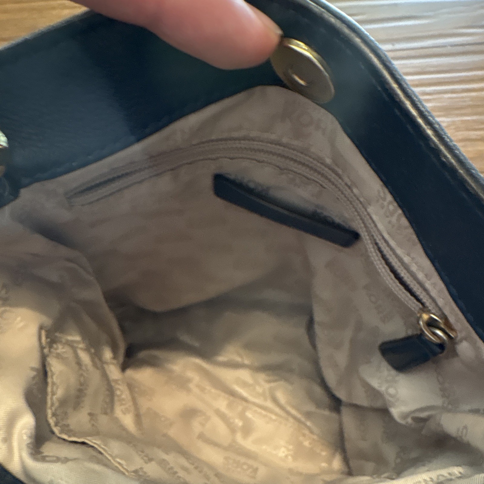 Michael Kors Black Hamilton Cross Body Magnetic Closure Gold, Detachable Strap