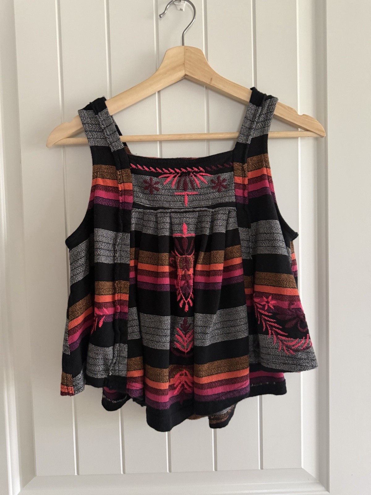 Free People Women’s Embroidered Tank Top Size M Western Festival Vacation Summer
