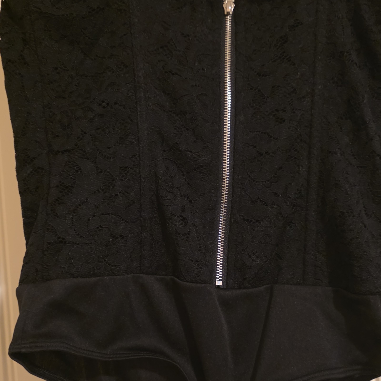 Johnny Wujek for JCPenney Black Zip Bodysuit Adjustable Strap Solid Size 7