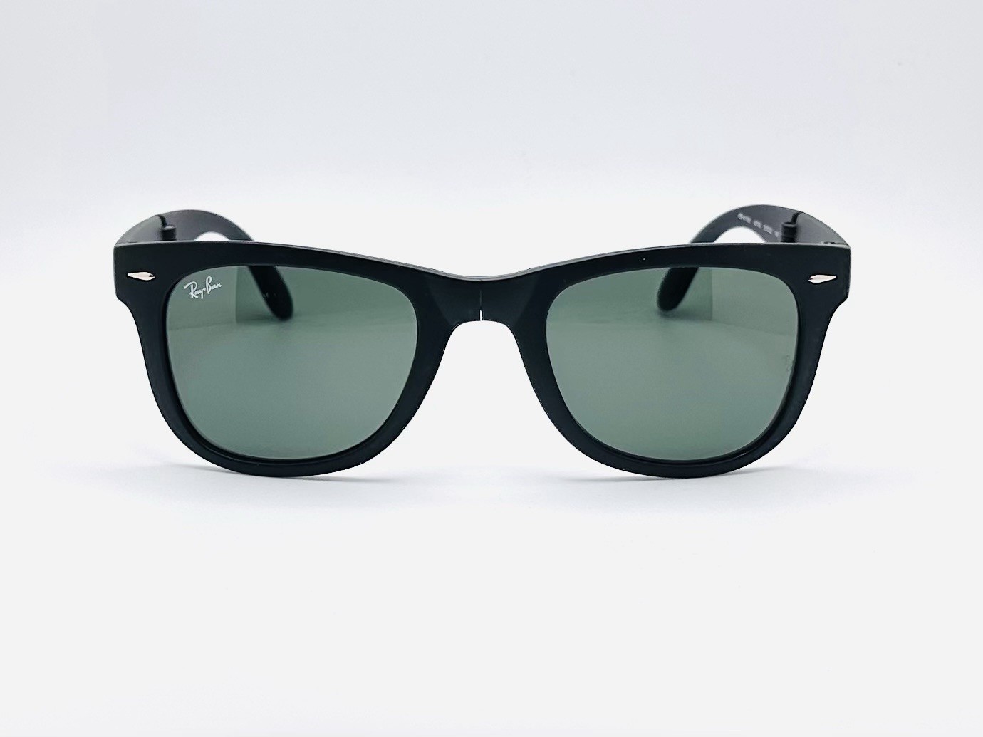 Ray-Ban Wayfarer Folding RB4105 50mm Sunglasses – Matte Black Frame/ Green Lens