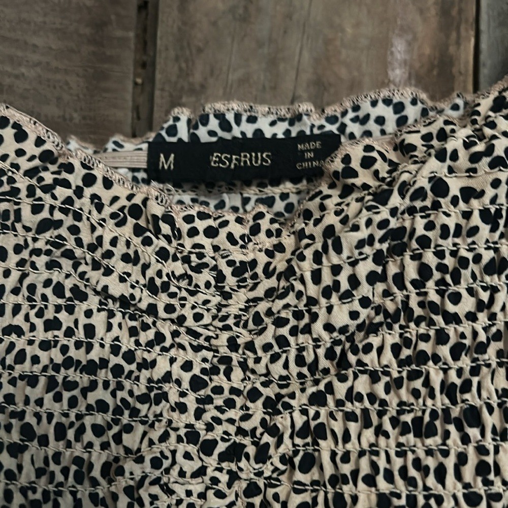 HESPERUS LONG SLEEVE ANIMAL PRINT CROPPED TOP SIZE MEDIUM