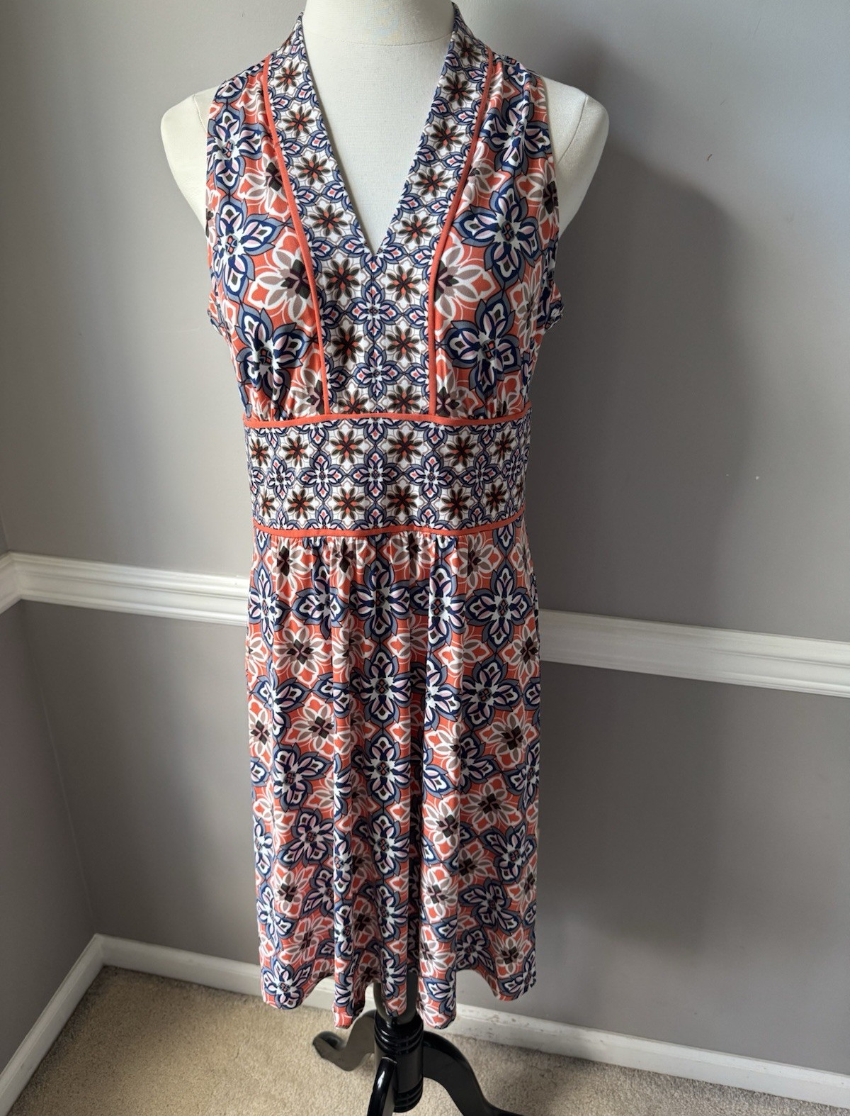 M&Co Women’s Petites 12P A-Line Knee Length Floral V-Neck Dress Trim