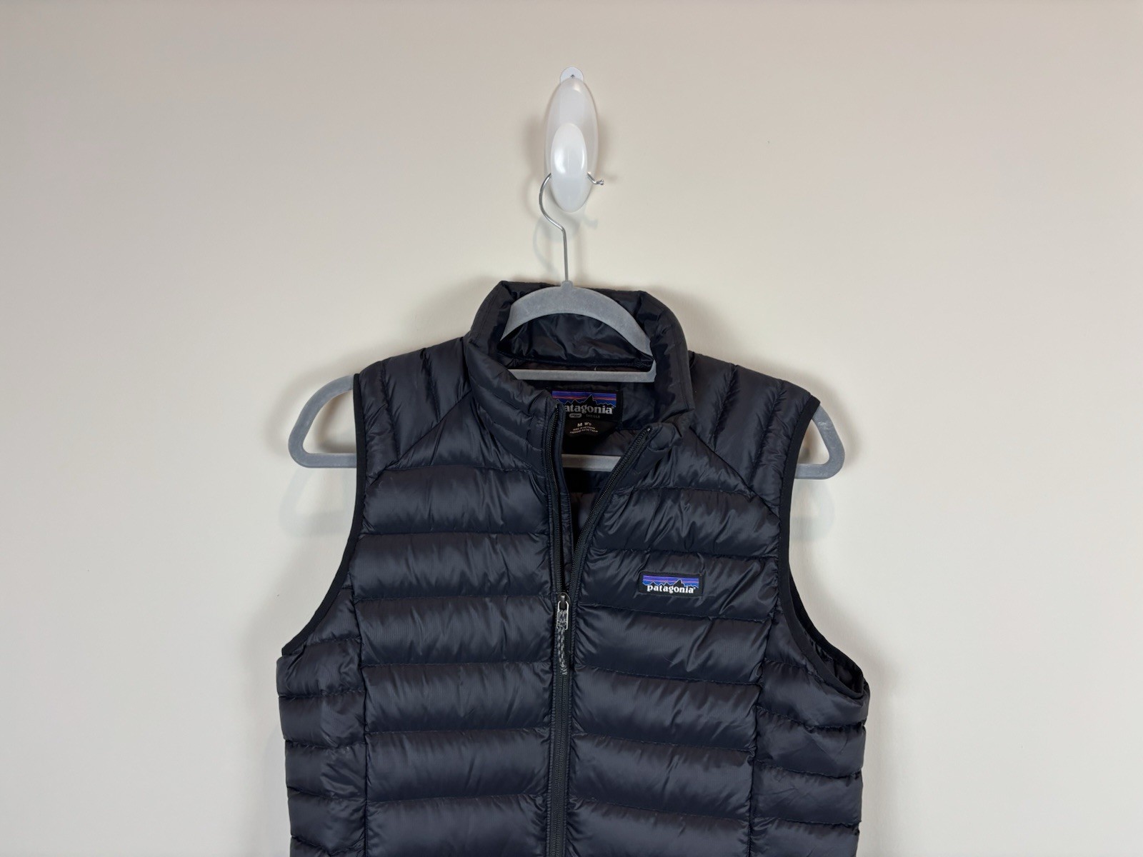 Patagonia Down Sweater Insulated Vest Size Medium Women Black 800 Fill SP24