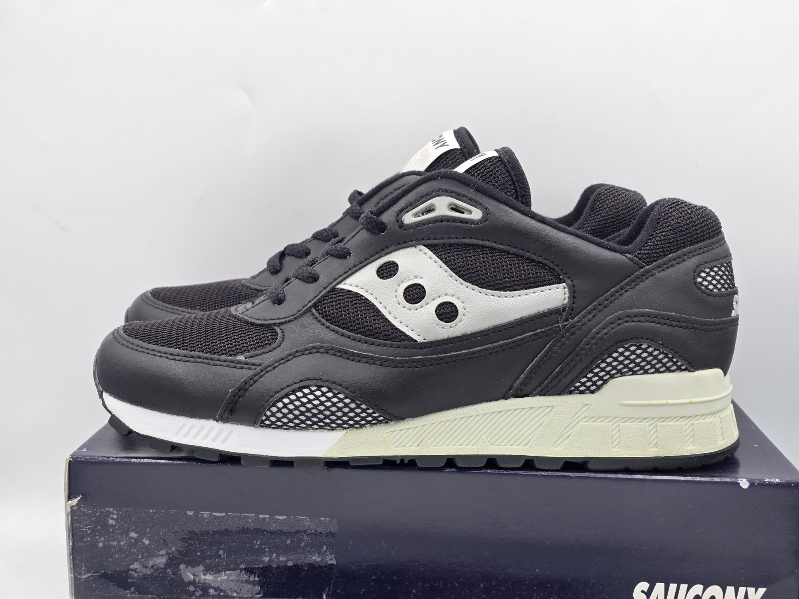 VTG Men’s Saucony Shadow 89 6000 Stealth Black Silver 2068-3 | Size 10.5 – NEW