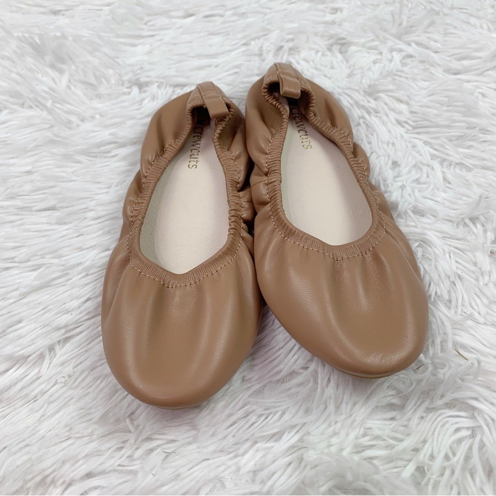 Crewcuts girl’s size 1 leather flats in tan