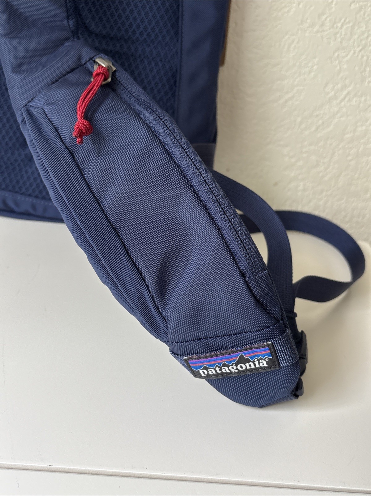 Patagonia Atom 8L Classic Red/ Blue Crossbody Sling Bag Backpack Hiking Travel