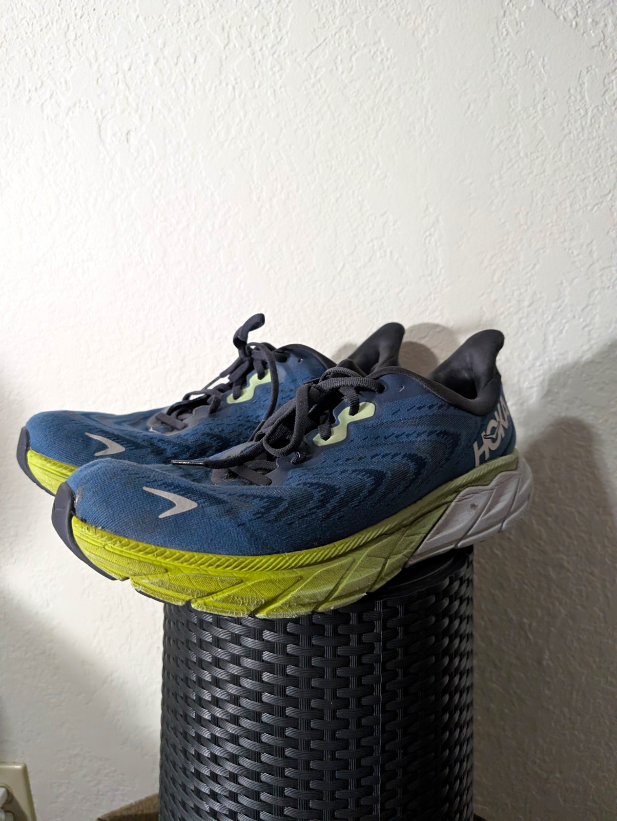 HOKA One One Arahi 6 Men’s Low Top Lace-Up Running Sneakers Blue Green W