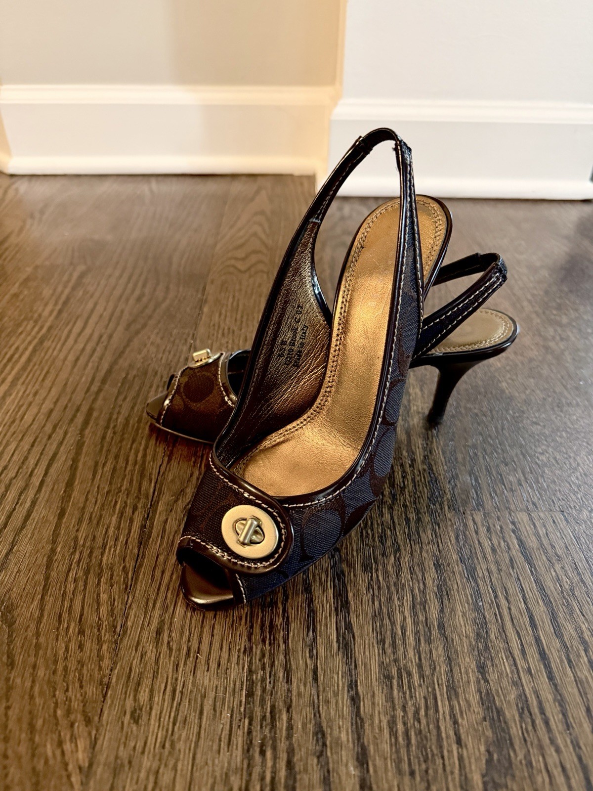VTG Coach Brook Brown Logo Jacquard Turn Lock Peep Toe Slingback Heels Sz 6.5 B