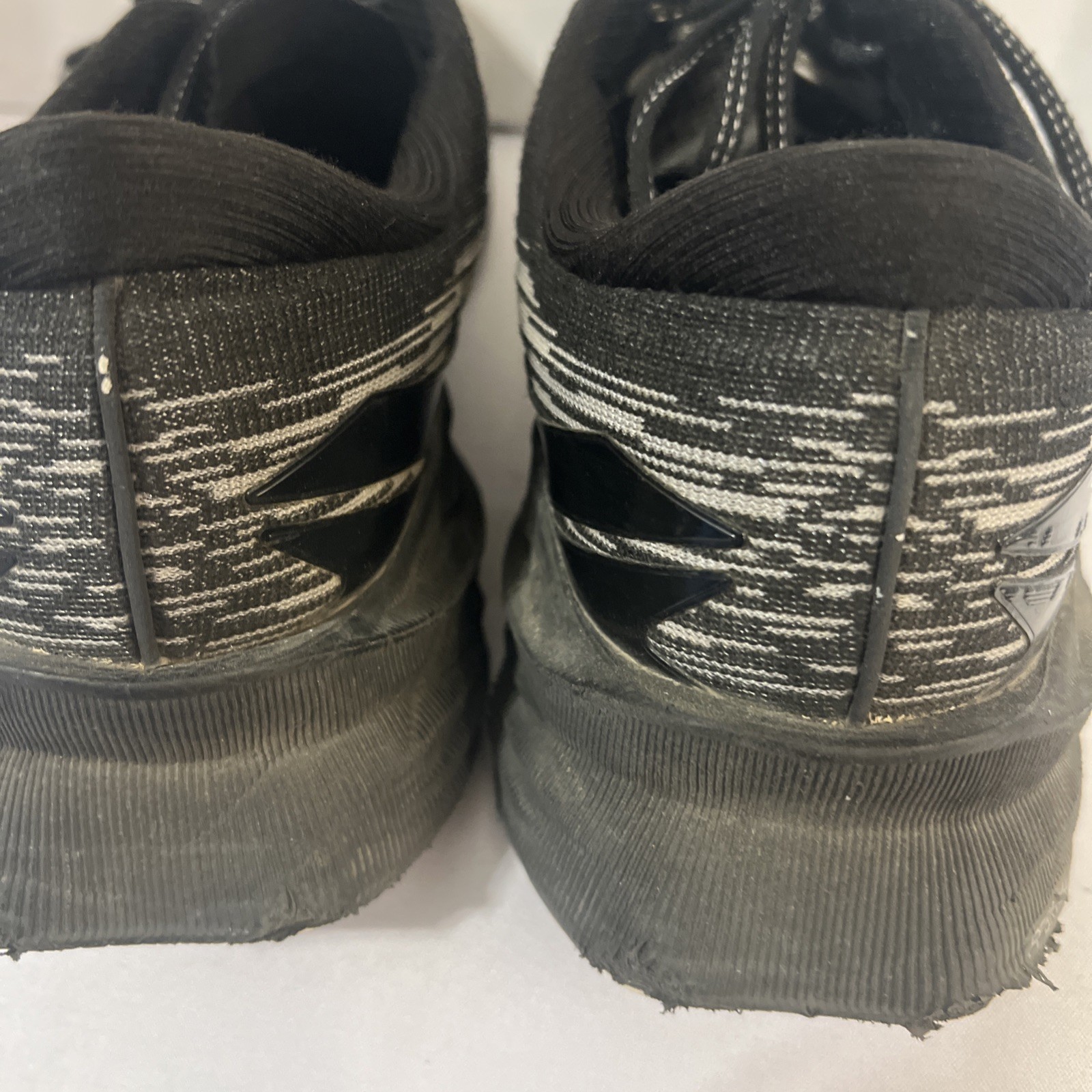 Asics Novablast 3 mens Size 12