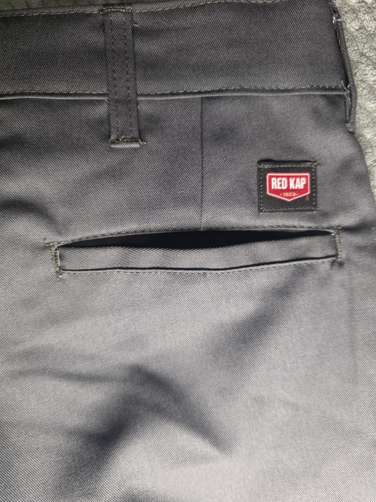 Red Kap PT88CH9 Men’s Gray Work Pants 34×32 Twill Poly/Cotton Construction