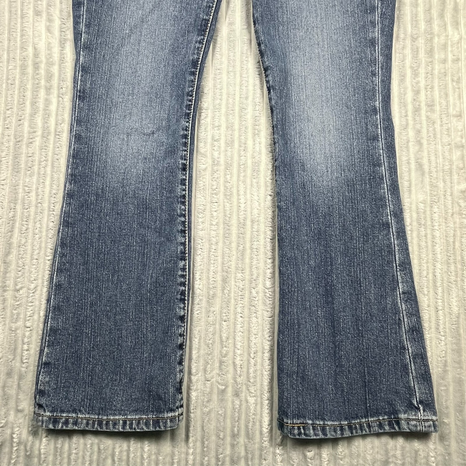 Levi’s Jeans Womens 4 (28×29) Miss Nouveau Boot Cut Low Rise Medium Wash Cowgirl