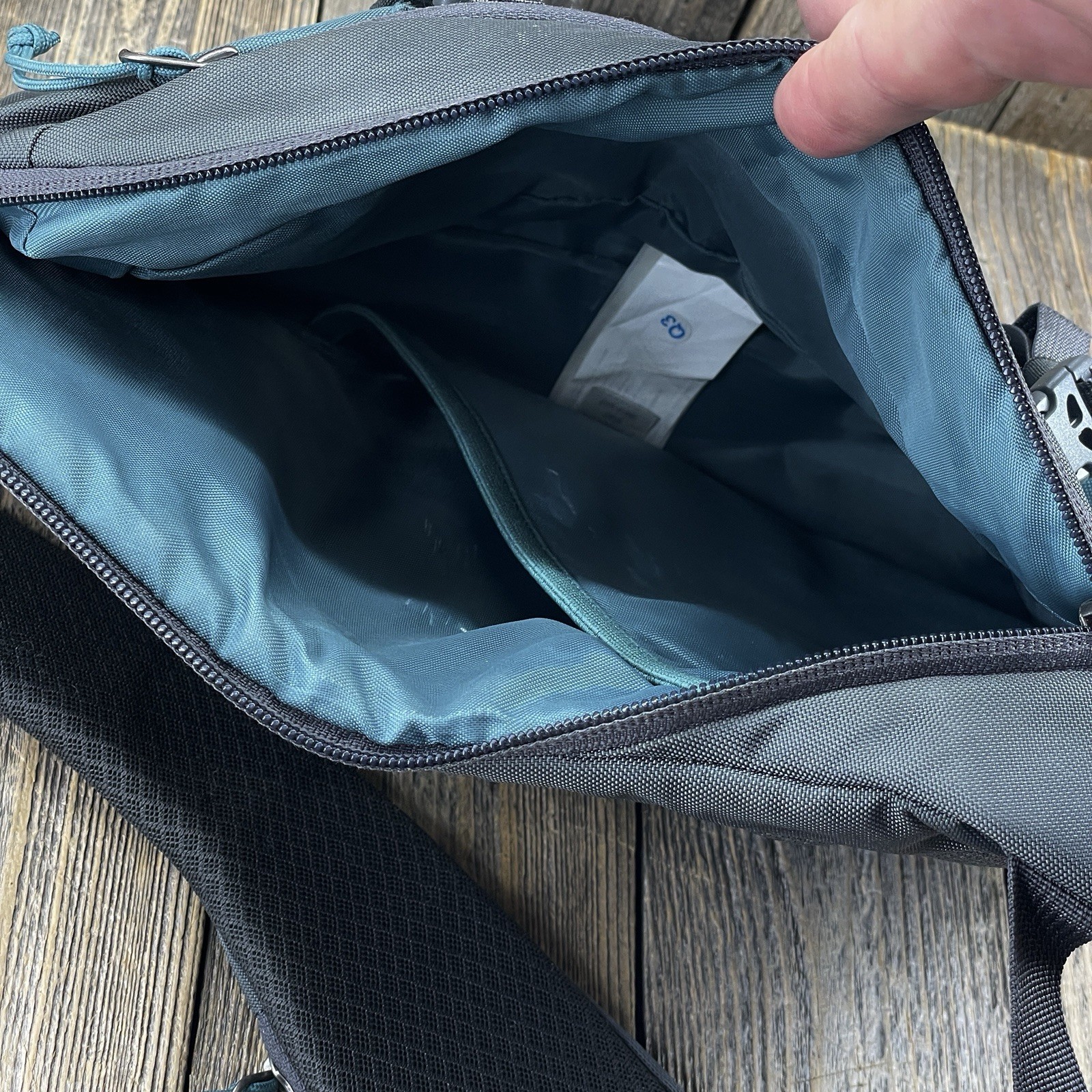 Patagonia Atom 8L Sling Crossbody Bag Backpack Travel Purse TEAL GRAY 48261 VGC