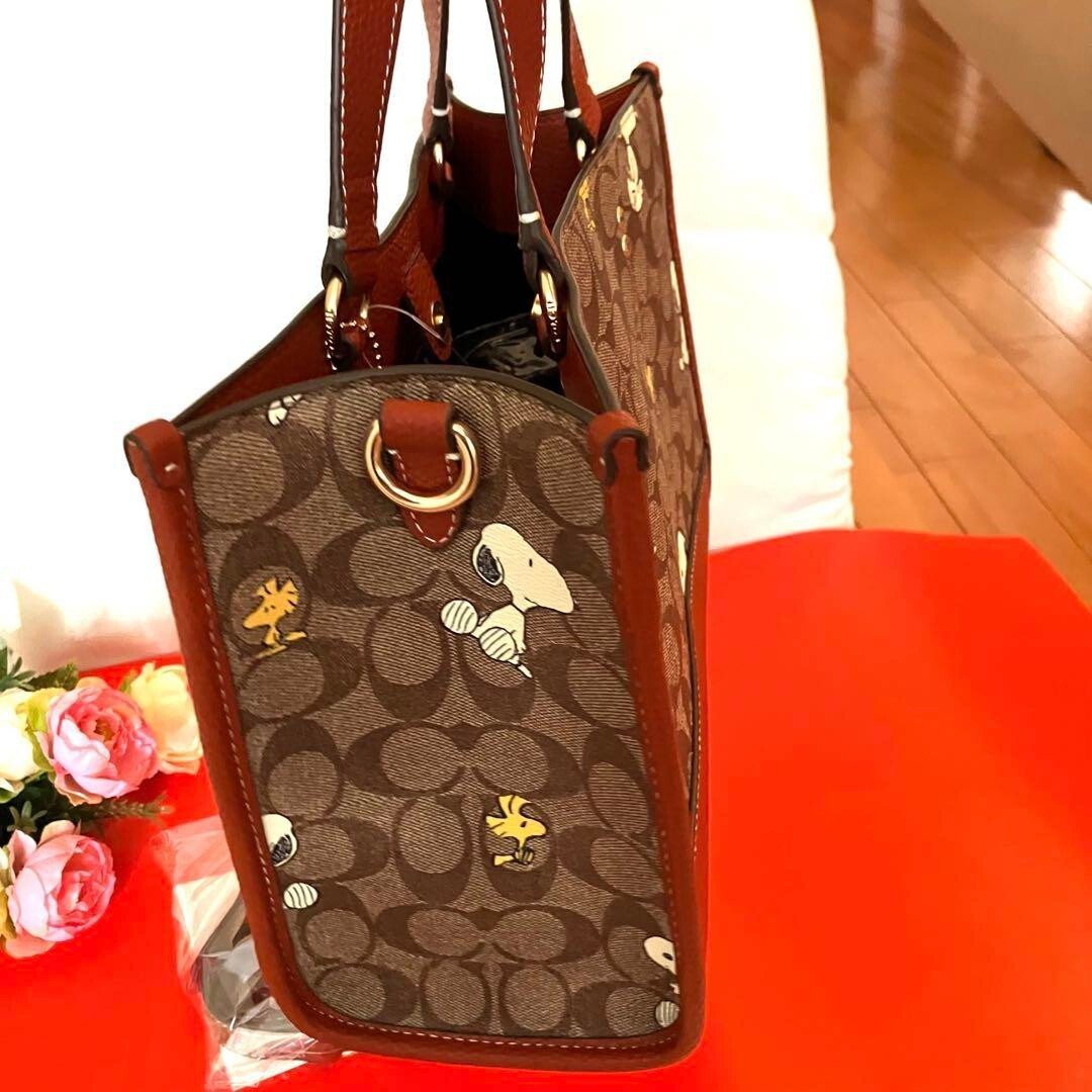 COACH CE862 x Peanuts Shoulder Tote Bag Dempsey Carryall Snoopy Woodstock New