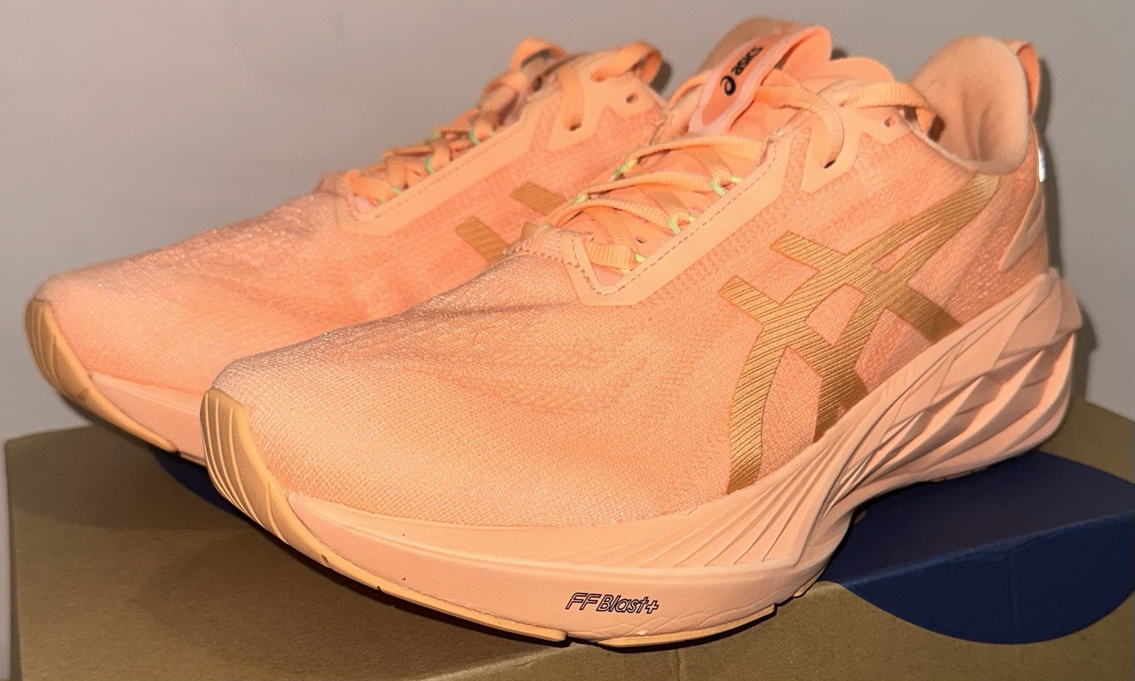 ASICS Novablast 4 1011B887-800 Peach Orange Men’s 9.5 POWB